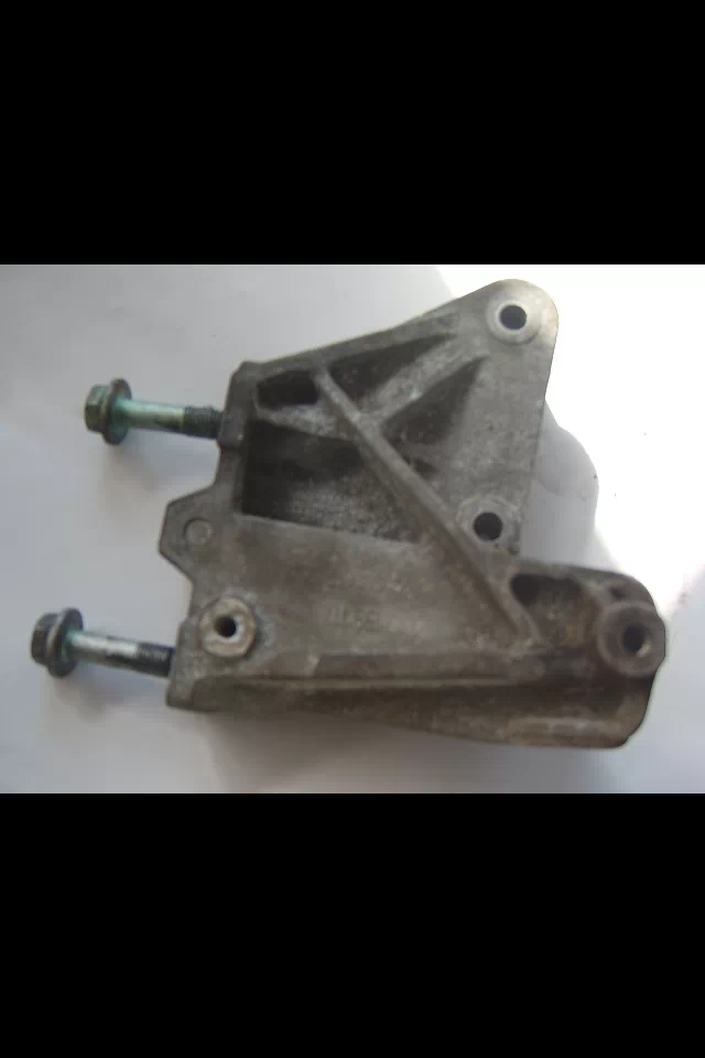 Mk4 Golf Agu Gear Box Mount Lower Bracket MkIV (Mk4) Golf & Bora uk